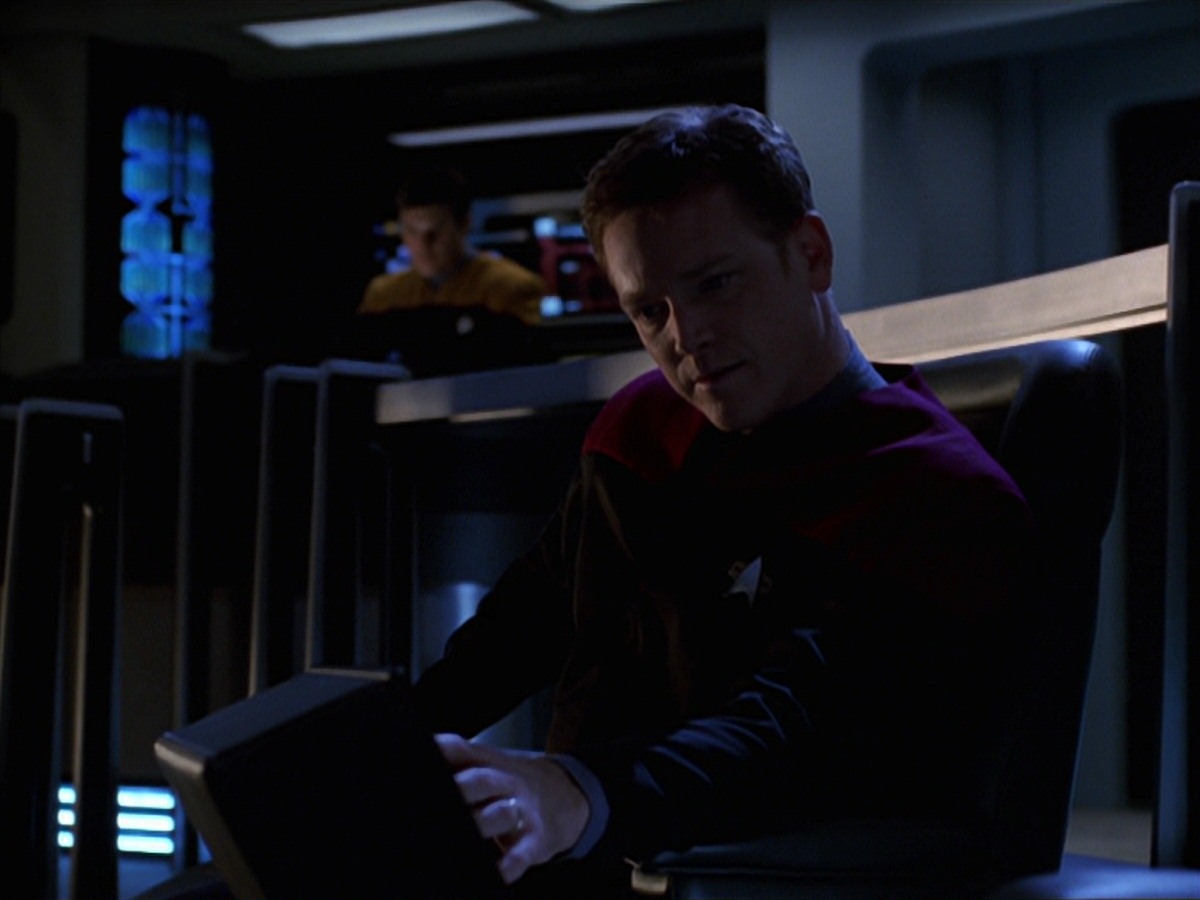 extant_StarTrek_VOY_7x24-RenaissanceMan_2235.jpg