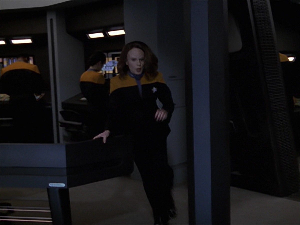 extant_StarTrek_VOY_7x24-RenaissanceMan_2261.jpg