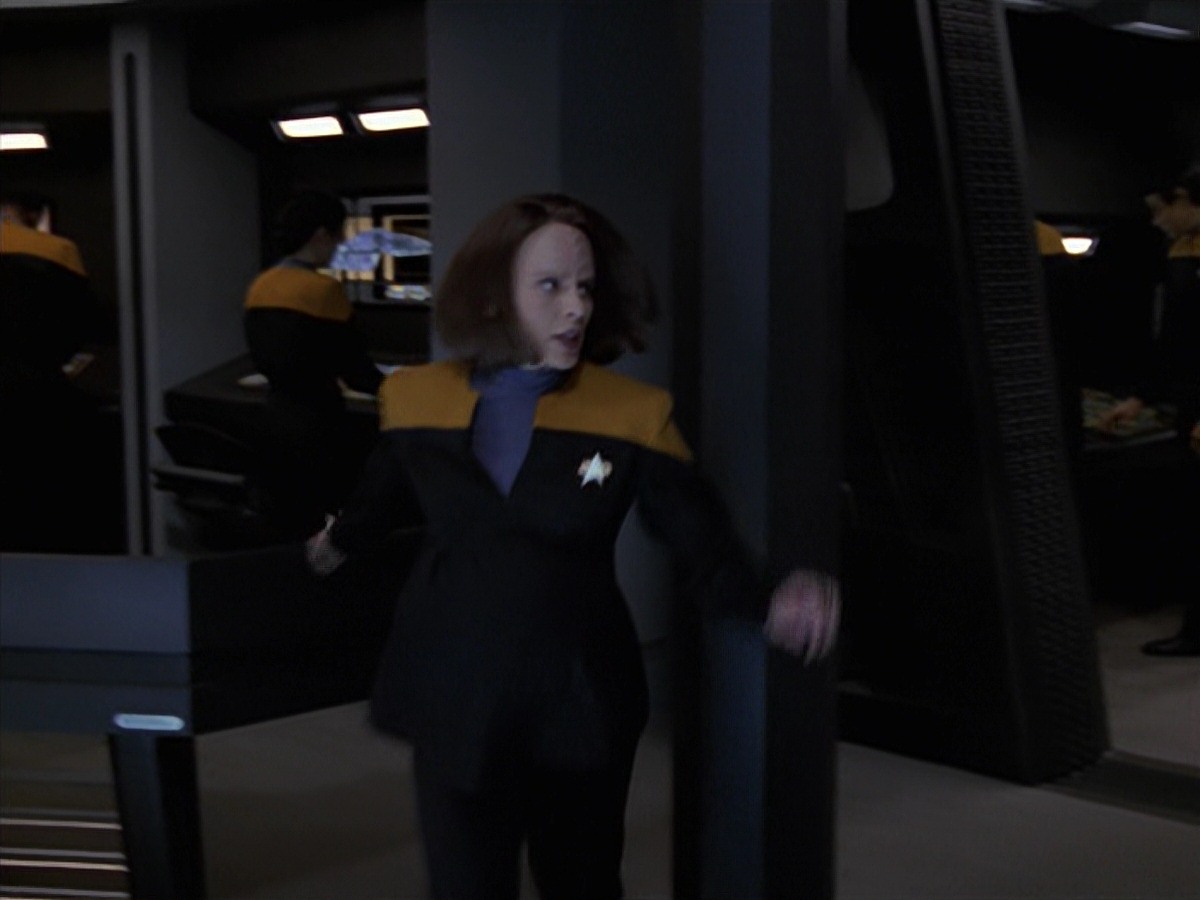 extant_StarTrek_VOY_7x24-RenaissanceMan_2262.jpg