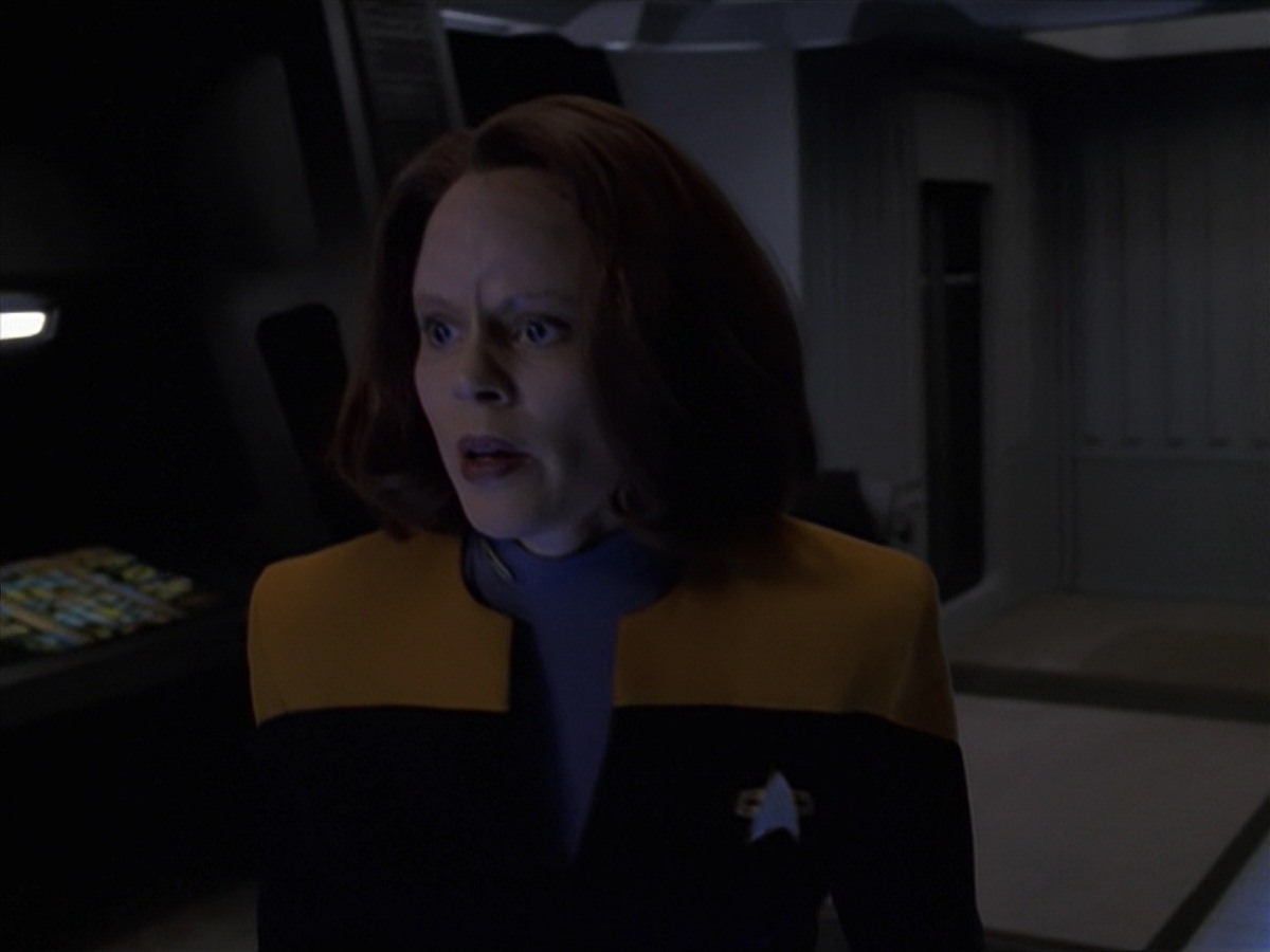 extant_StarTrek_VOY_7x24-RenaissanceMan_2285.jpg