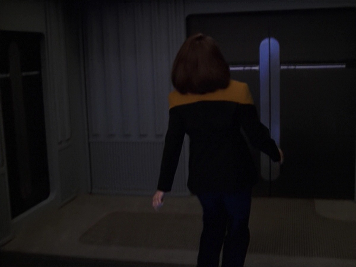 extant_StarTrek_VOY_7x24-RenaissanceMan_2289.jpg