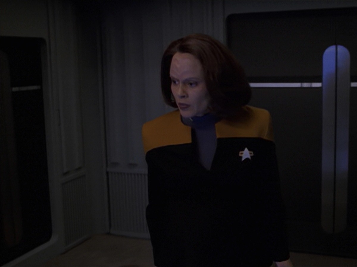 extant_StarTrek_VOY_7x24-RenaissanceMan_2293.jpg