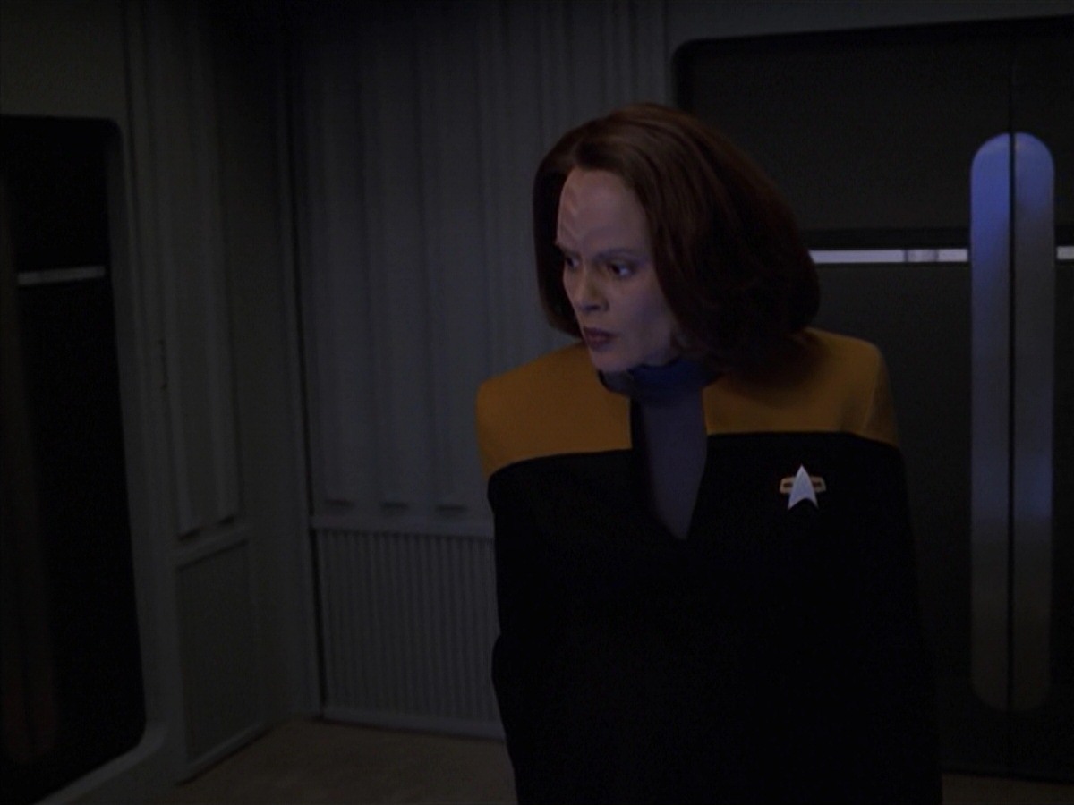 extant_StarTrek_VOY_7x24-RenaissanceMan_2294.jpg