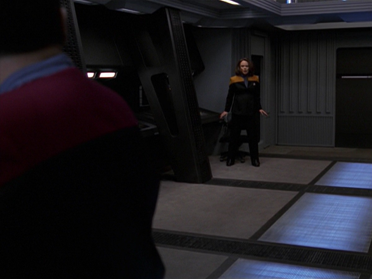 extant_StarTrek_VOY_7x24-RenaissanceMan_2309.jpg