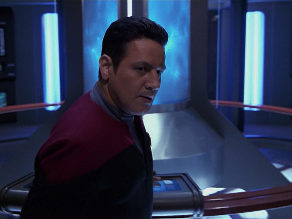 extant_StarTrek_VOY_7x24-RenaissanceMan_2310.jpg