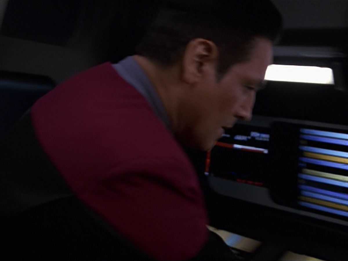 extant_StarTrek_VOY_7x24-RenaissanceMan_2315.jpg
