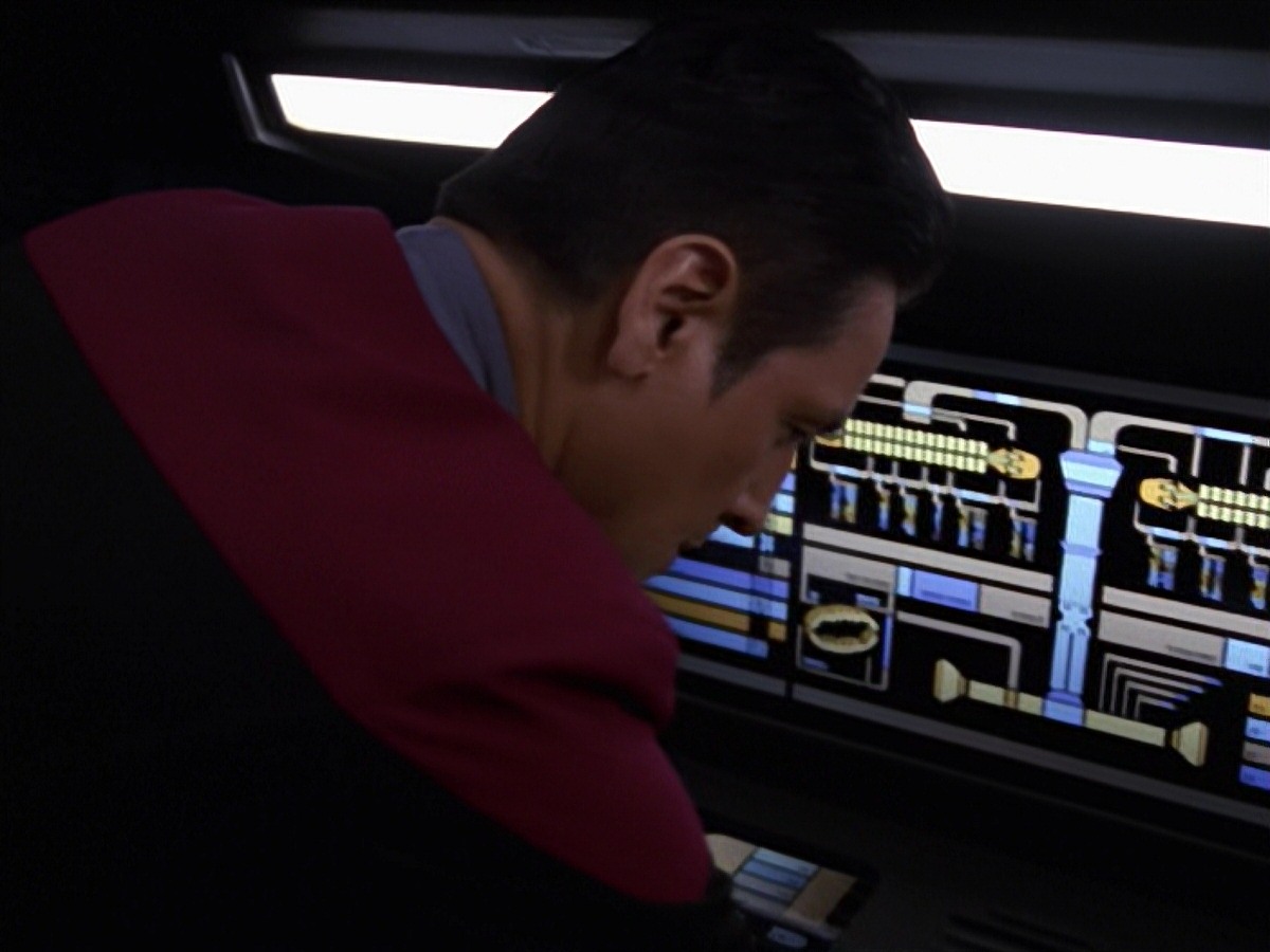 extant_StarTrek_VOY_7x24-RenaissanceMan_2316.jpg