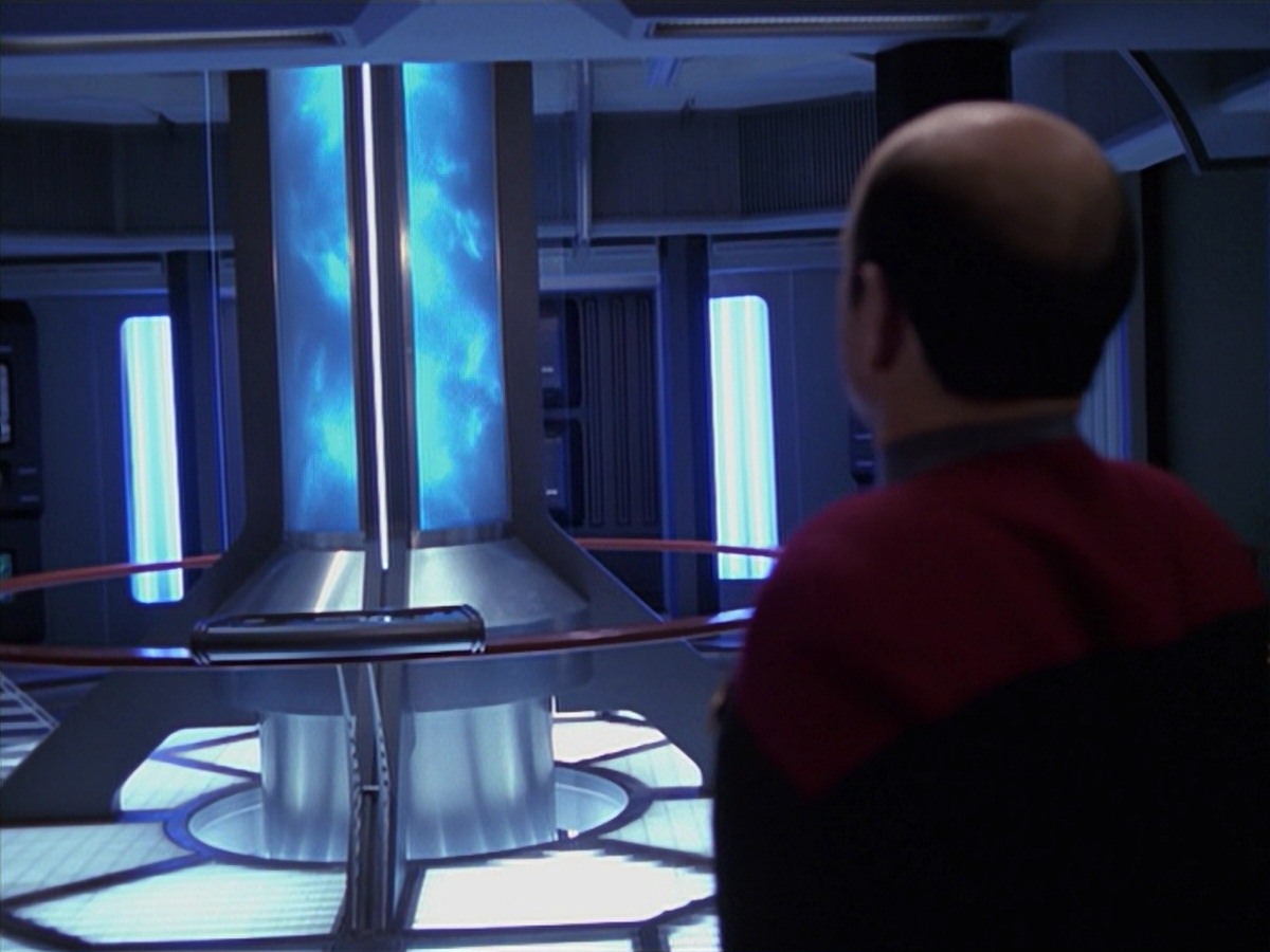 extant_StarTrek_VOY_7x24-RenaissanceMan_2328.jpg