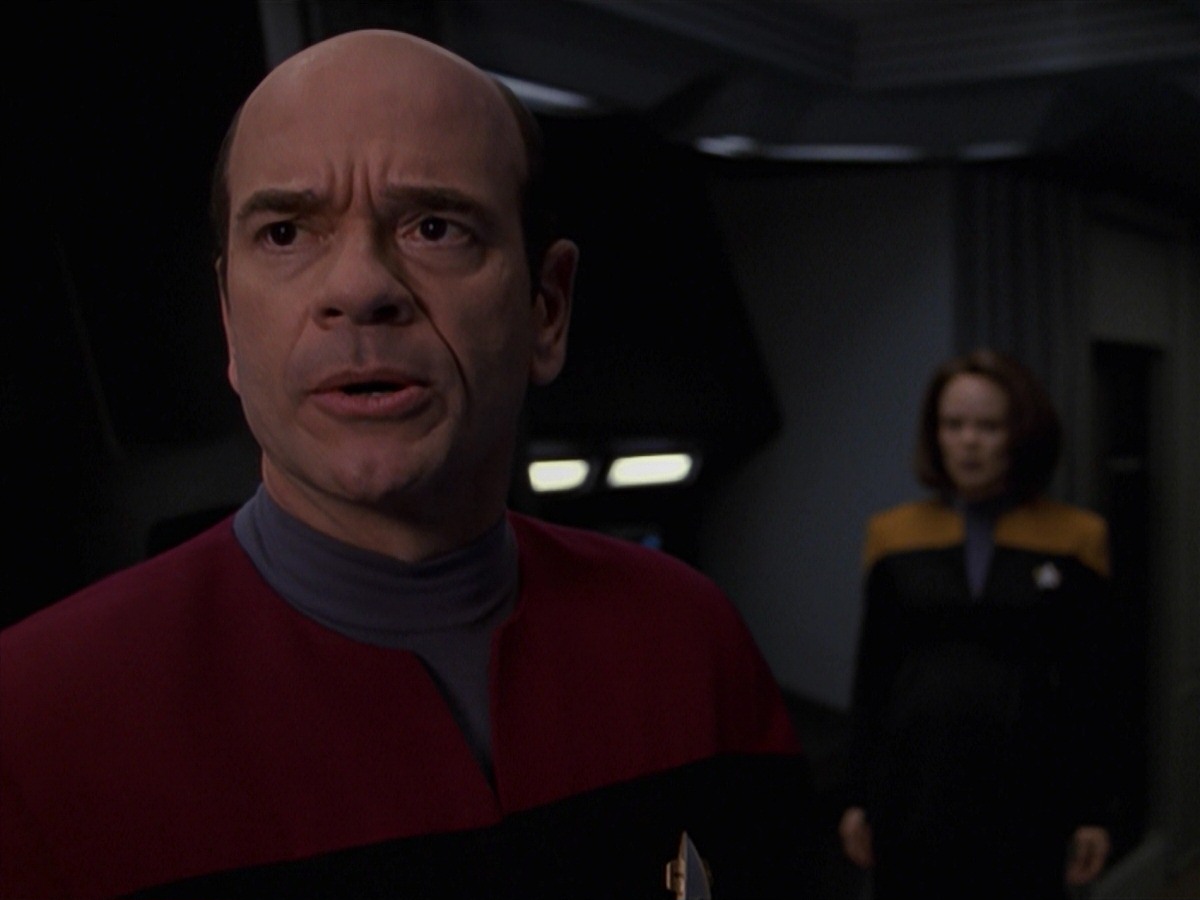 extant_StarTrek_VOY_7x24-RenaissanceMan_2329.jpg