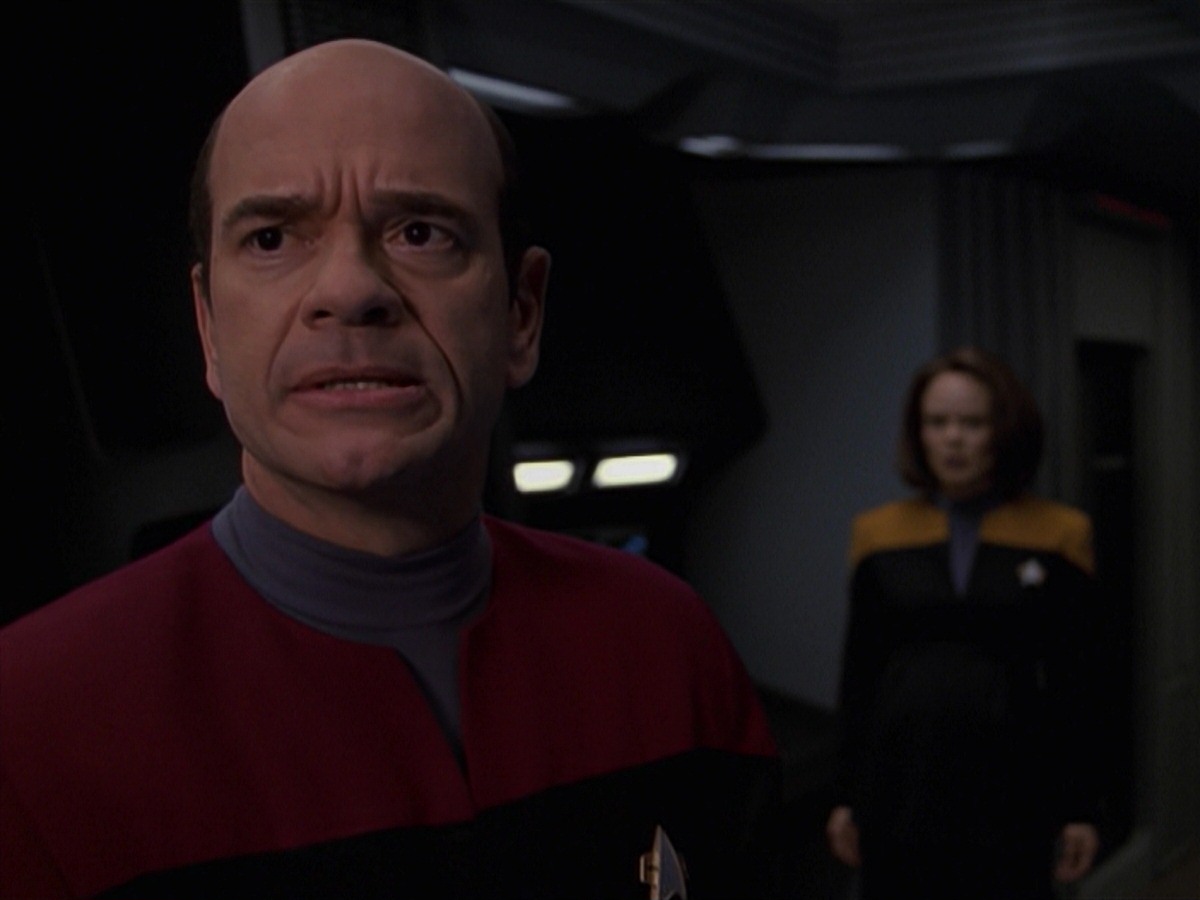 extant_StarTrek_VOY_7x24-RenaissanceMan_2333.jpg