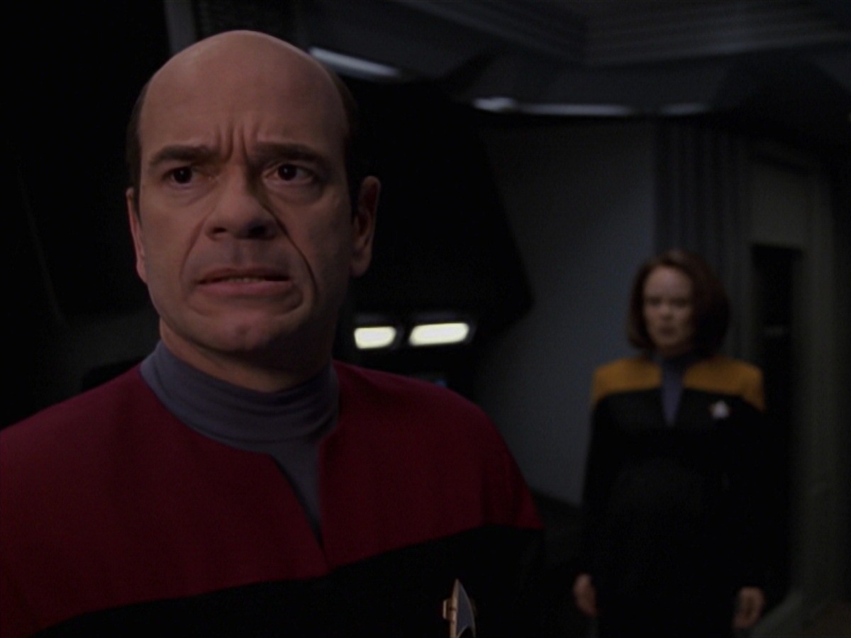 extant_StarTrek_VOY_7x24-RenaissanceMan_2335.jpg
