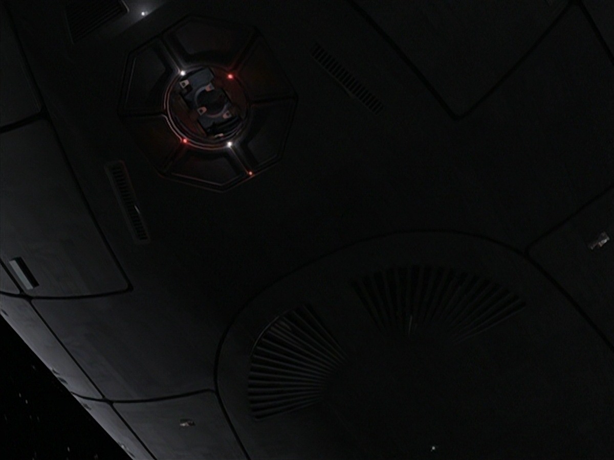 extant_StarTrek_VOY_7x24-RenaissanceMan_2346.jpg