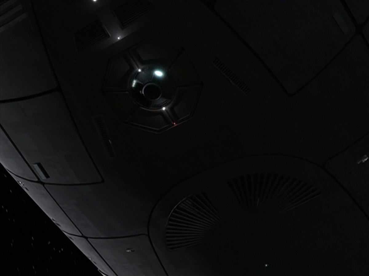 extant_StarTrek_VOY_7x24-RenaissanceMan_2347.jpg