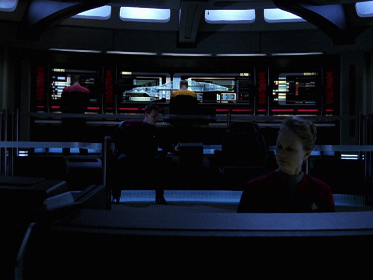 extant_StarTrek_VOY_7x24-RenaissanceMan_2366.jpg