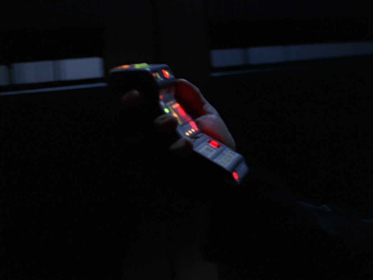 extant_StarTrek_VOY_7x24-RenaissanceMan_2369.jpg