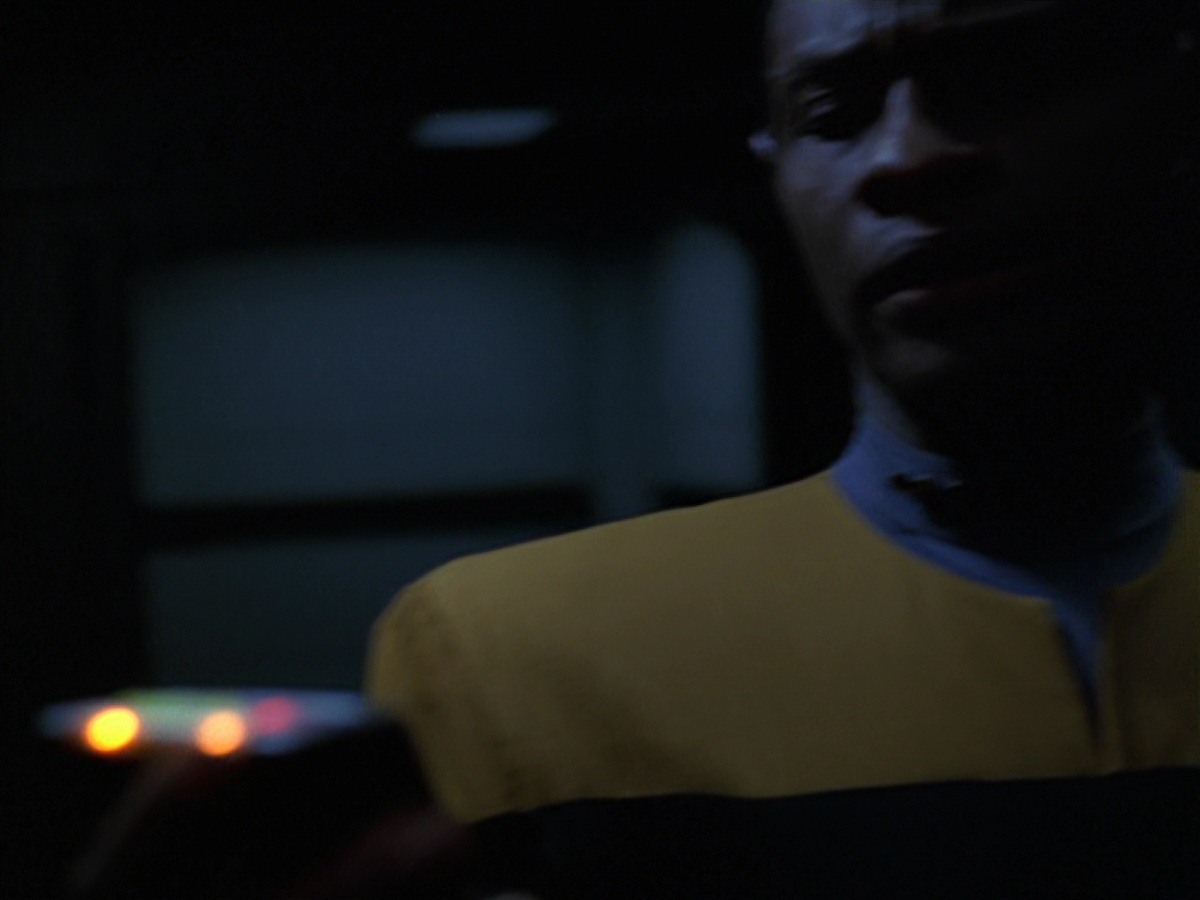 extant_StarTrek_VOY_7x24-RenaissanceMan_2371.jpg