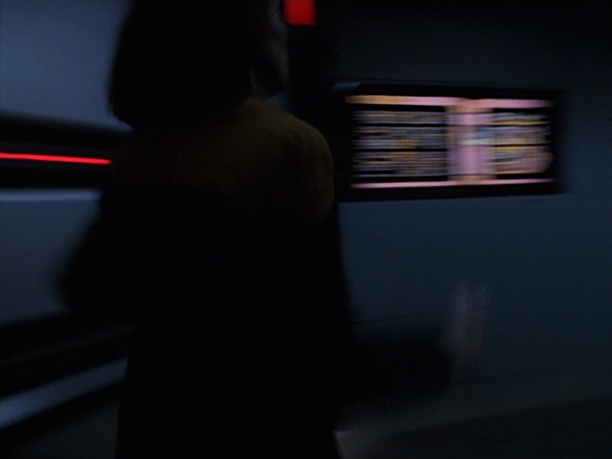 extant_StarTrek_VOY_7x24-RenaissanceMan_2396.jpg