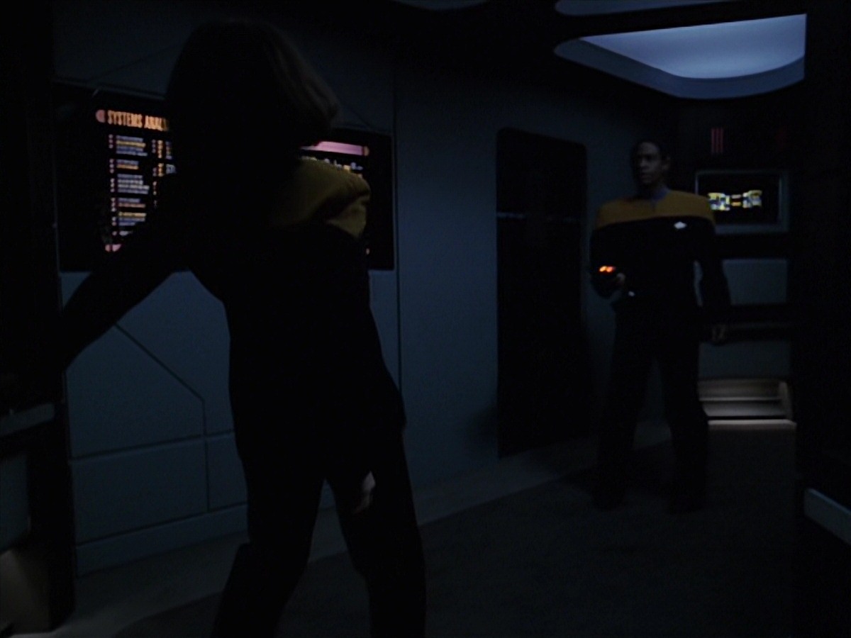 extant_StarTrek_VOY_7x24-RenaissanceMan_2397.jpg
