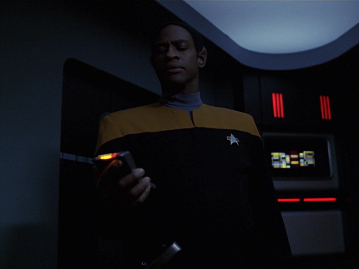 extant_StarTrek_VOY_7x24-RenaissanceMan_2403.jpg
