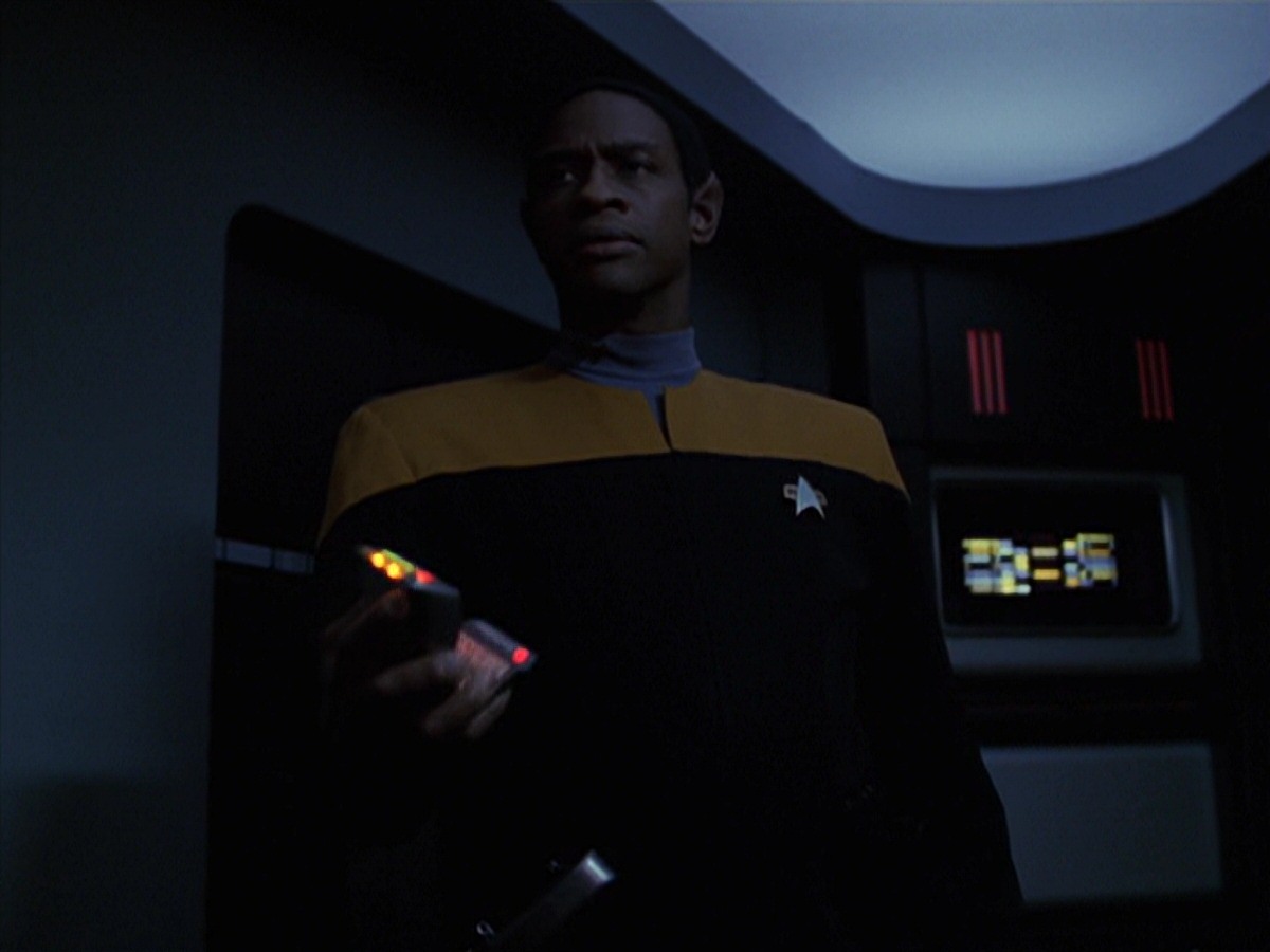 extant_StarTrek_VOY_7x24-RenaissanceMan_2404.jpg