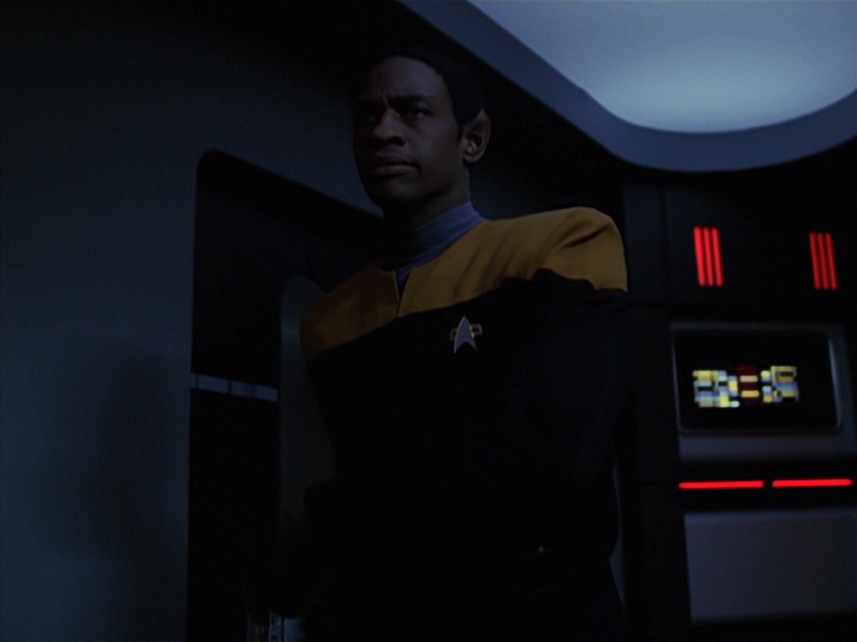 extant_StarTrek_VOY_7x24-RenaissanceMan_2406.jpg