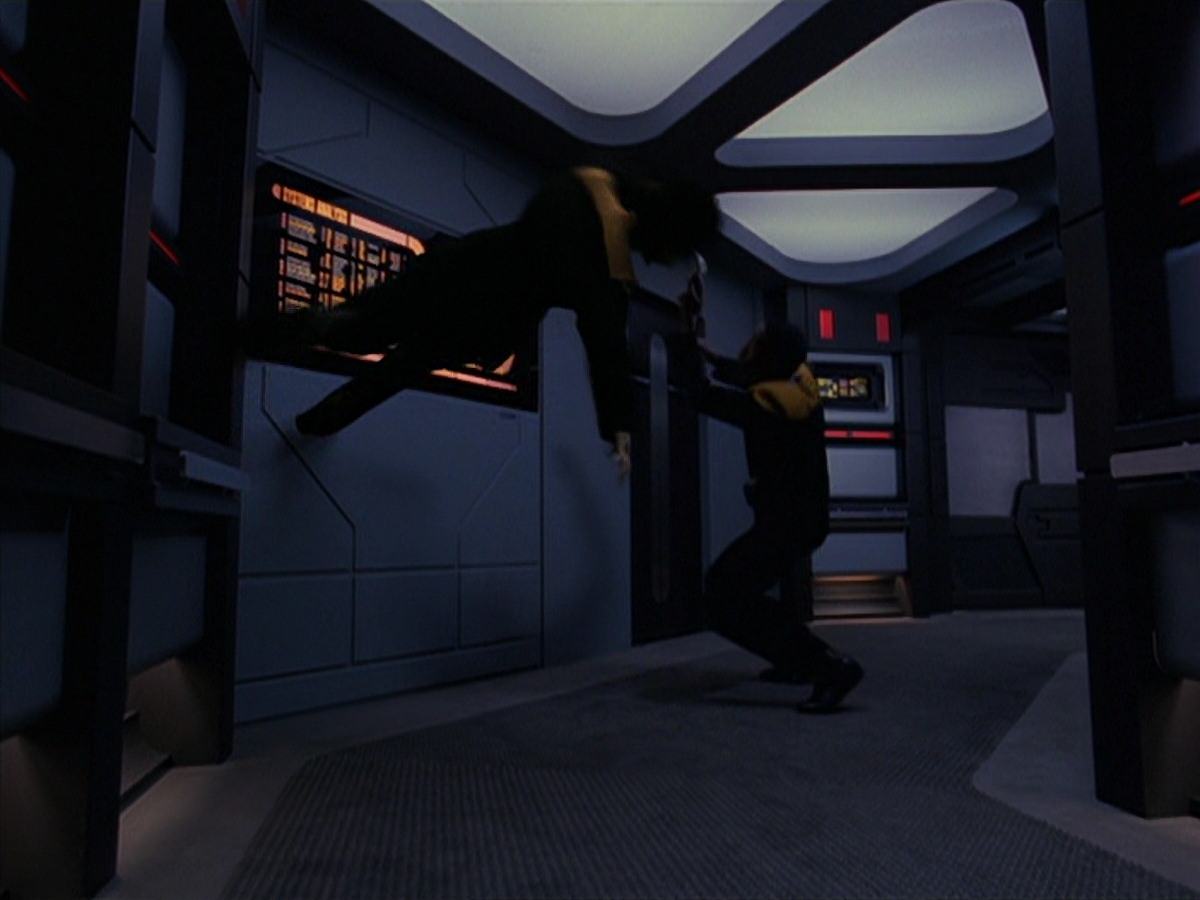 extant_StarTrek_VOY_7x24-RenaissanceMan_2417.jpg