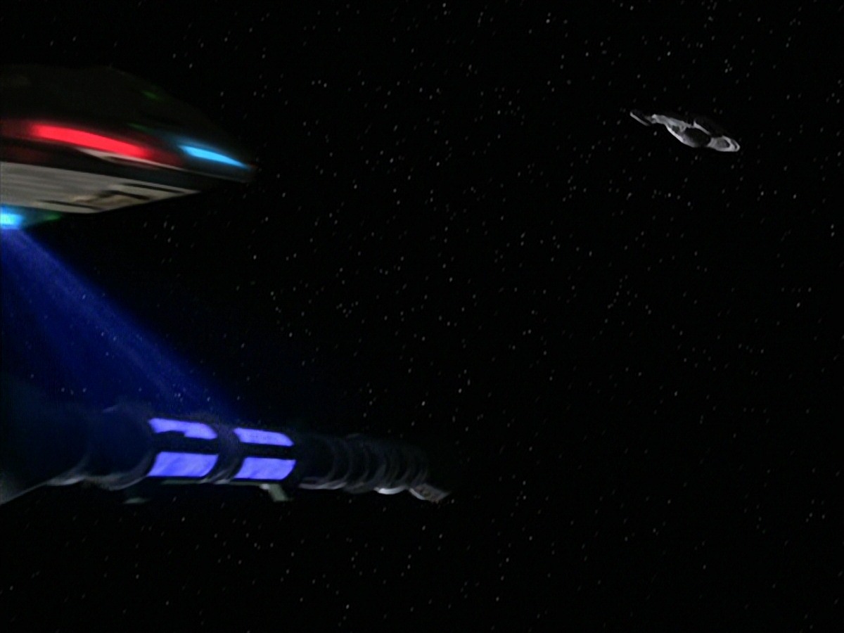 extant_StarTrek_VOY_7x24-RenaissanceMan_2446.jpg