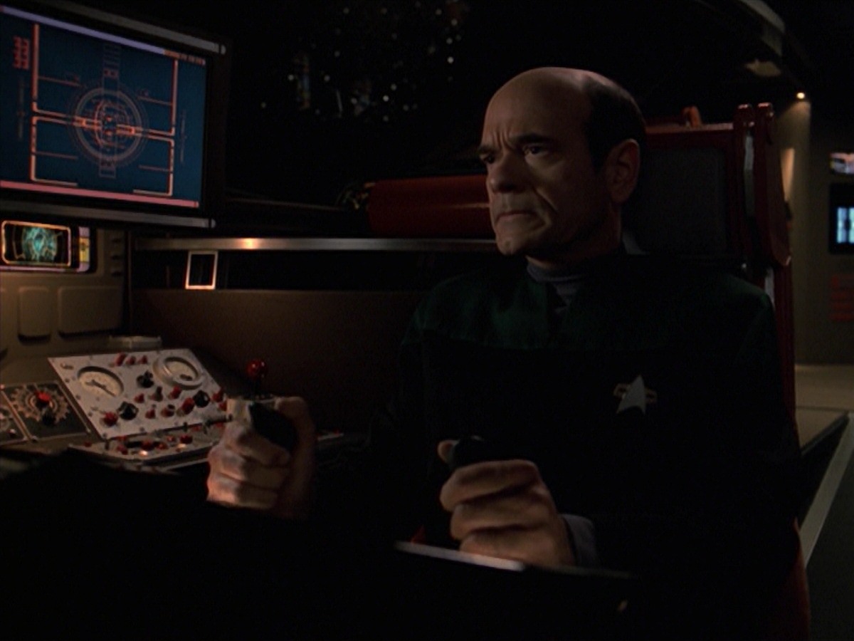 extant_StarTrek_VOY_7x24-RenaissanceMan_2448.jpg