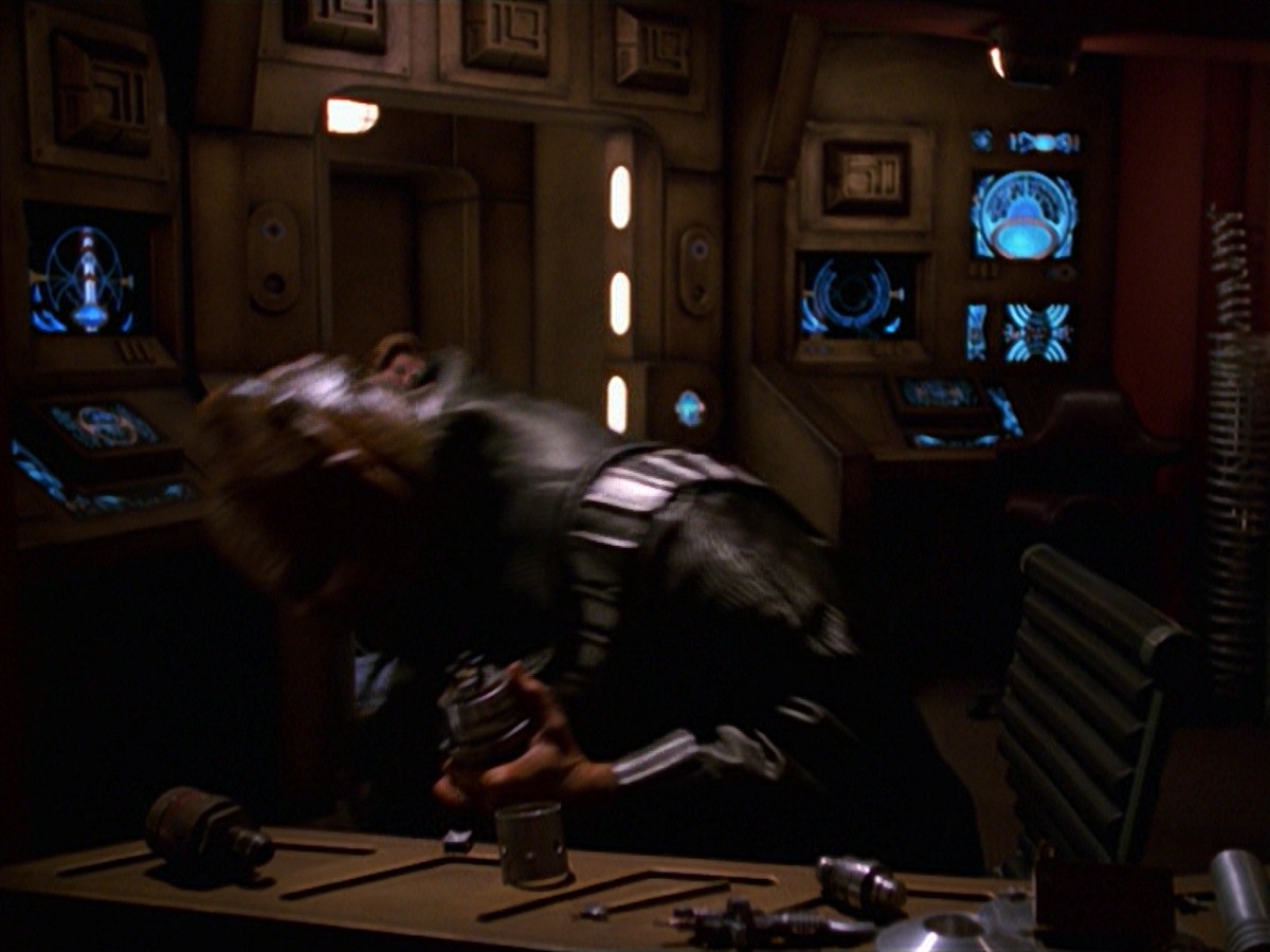 extant_StarTrek_VOY_7x24-RenaissanceMan_2469.jpg