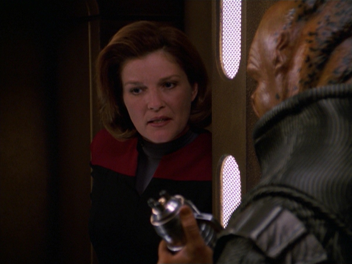 extant_StarTrek_VOY_7x24-RenaissanceMan_2567.jpg