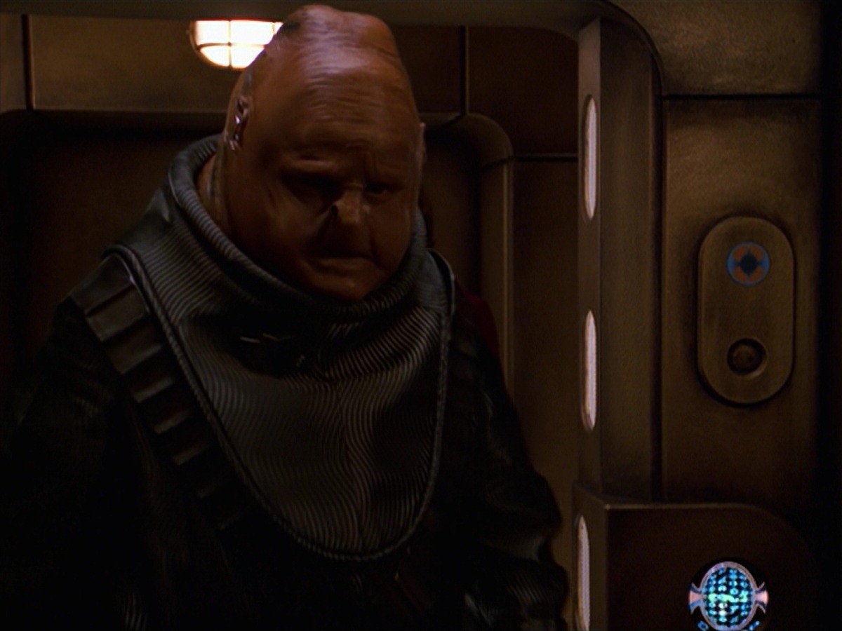 extant_StarTrek_VOY_7x24-RenaissanceMan_2598.jpg