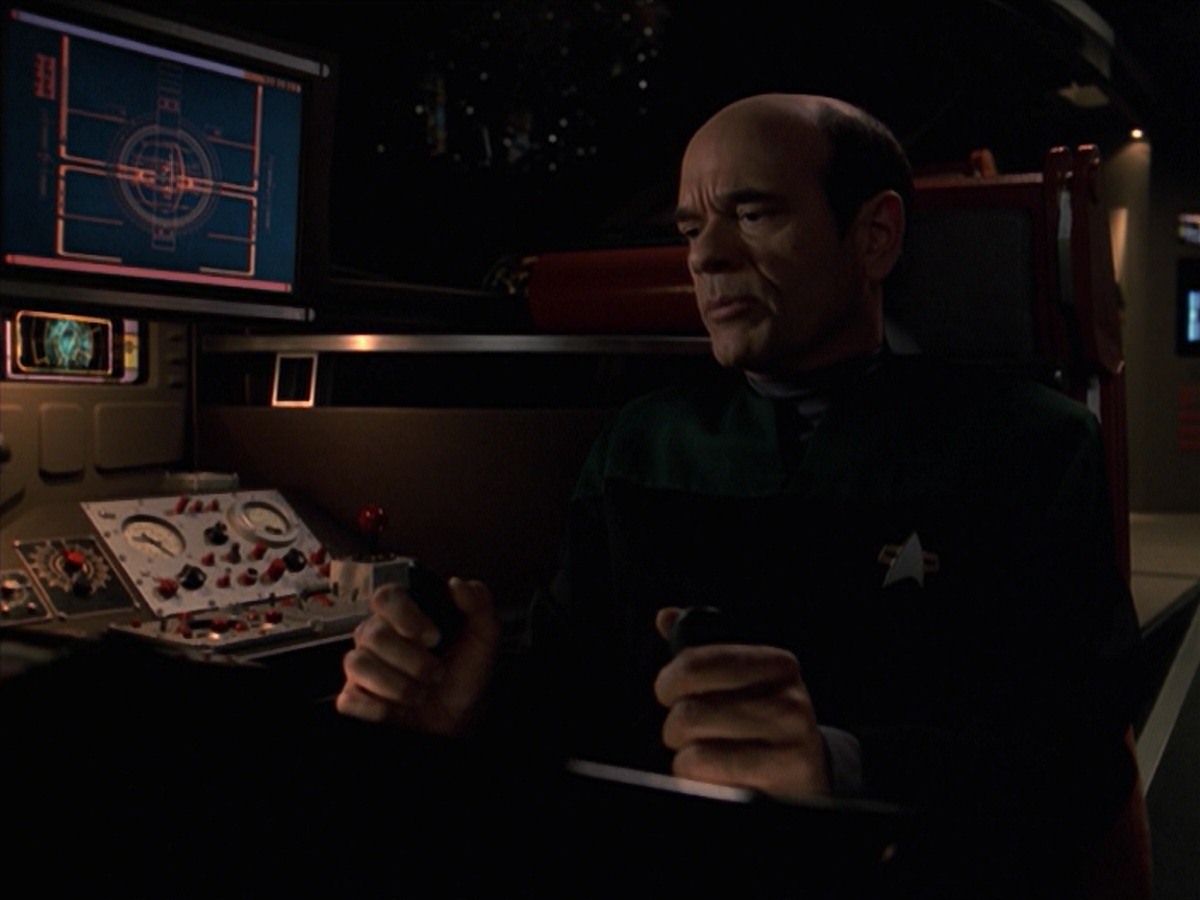 extant_StarTrek_VOY_7x24-RenaissanceMan_2605.jpg