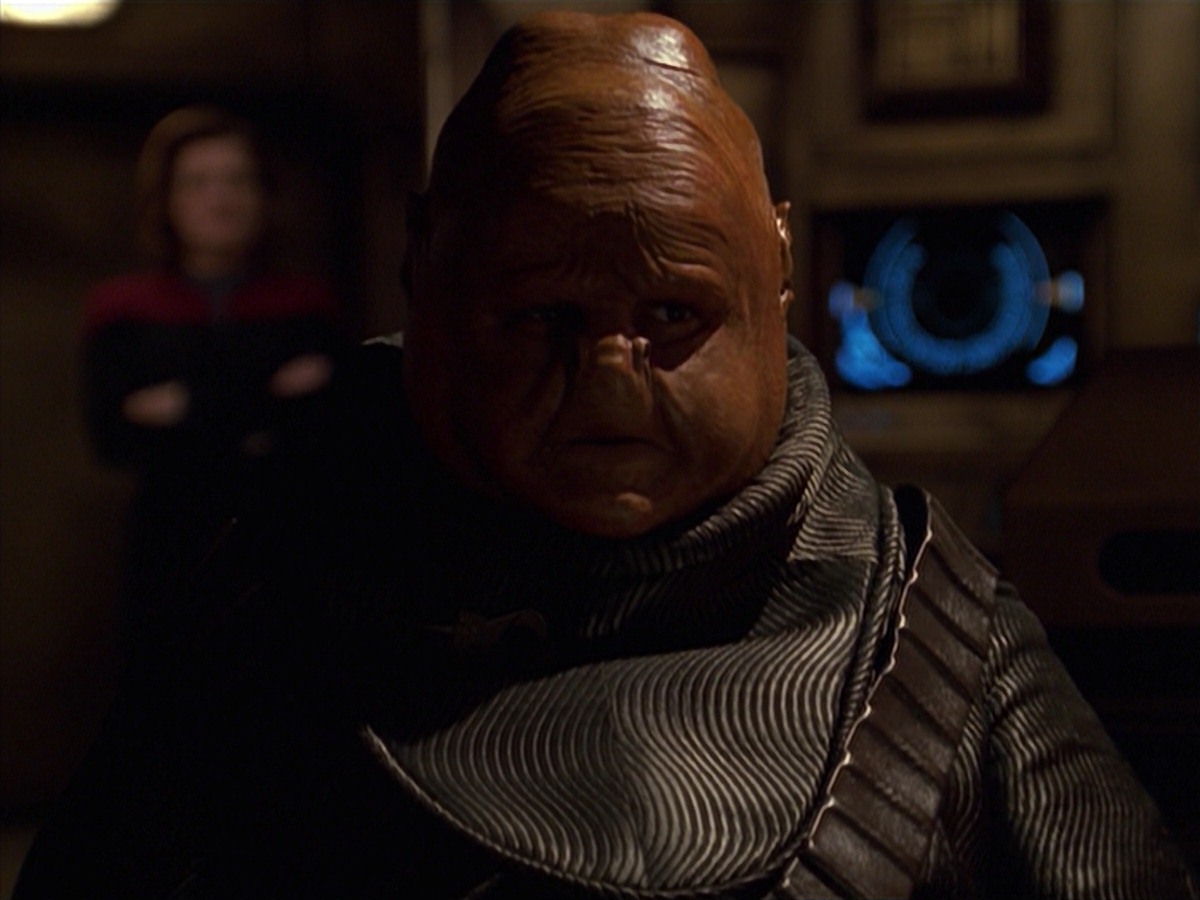 extant_StarTrek_VOY_7x24-RenaissanceMan_2608.jpg