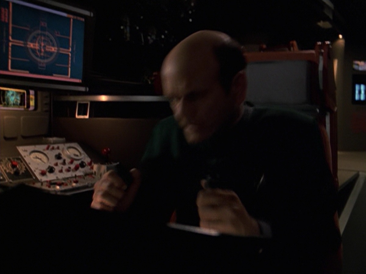 extant_StarTrek_VOY_7x24-RenaissanceMan_2614.jpg