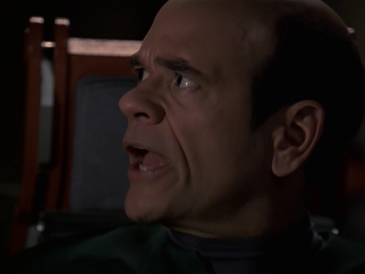 extant_StarTrek_VOY_7x24-RenaissanceMan_2624.jpg