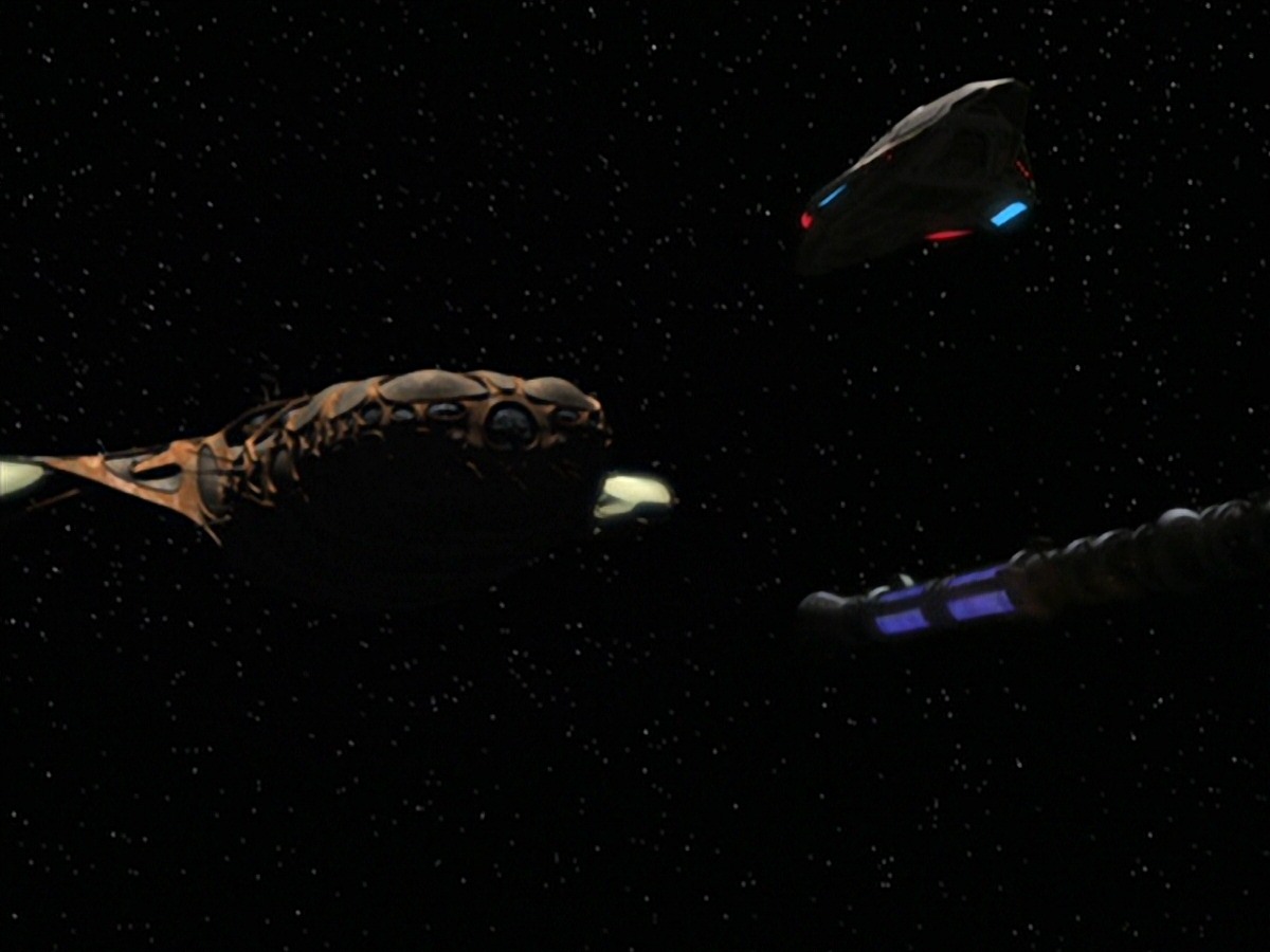 extant_StarTrek_VOY_7x24-RenaissanceMan_2636.jpg