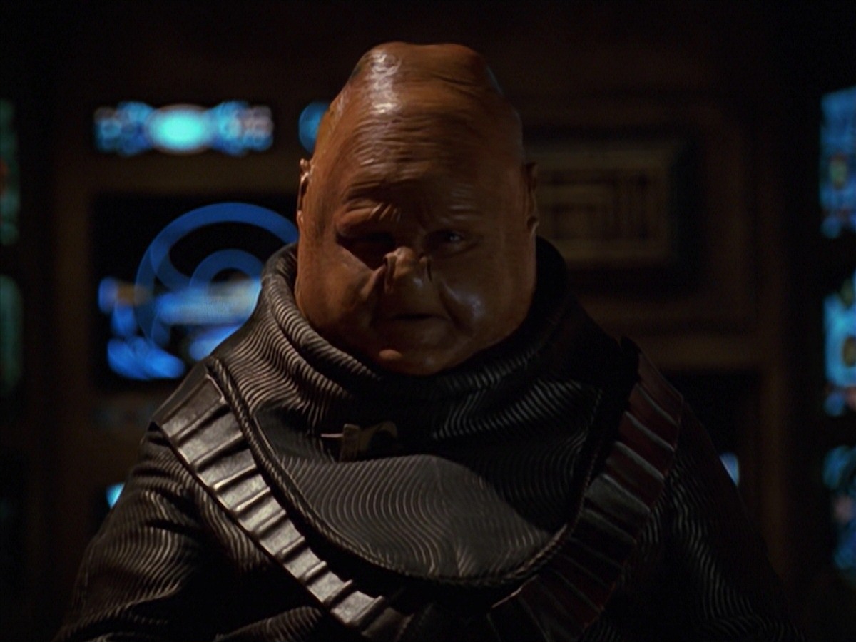 extant_StarTrek_VOY_7x24-RenaissanceMan_2677.jpg