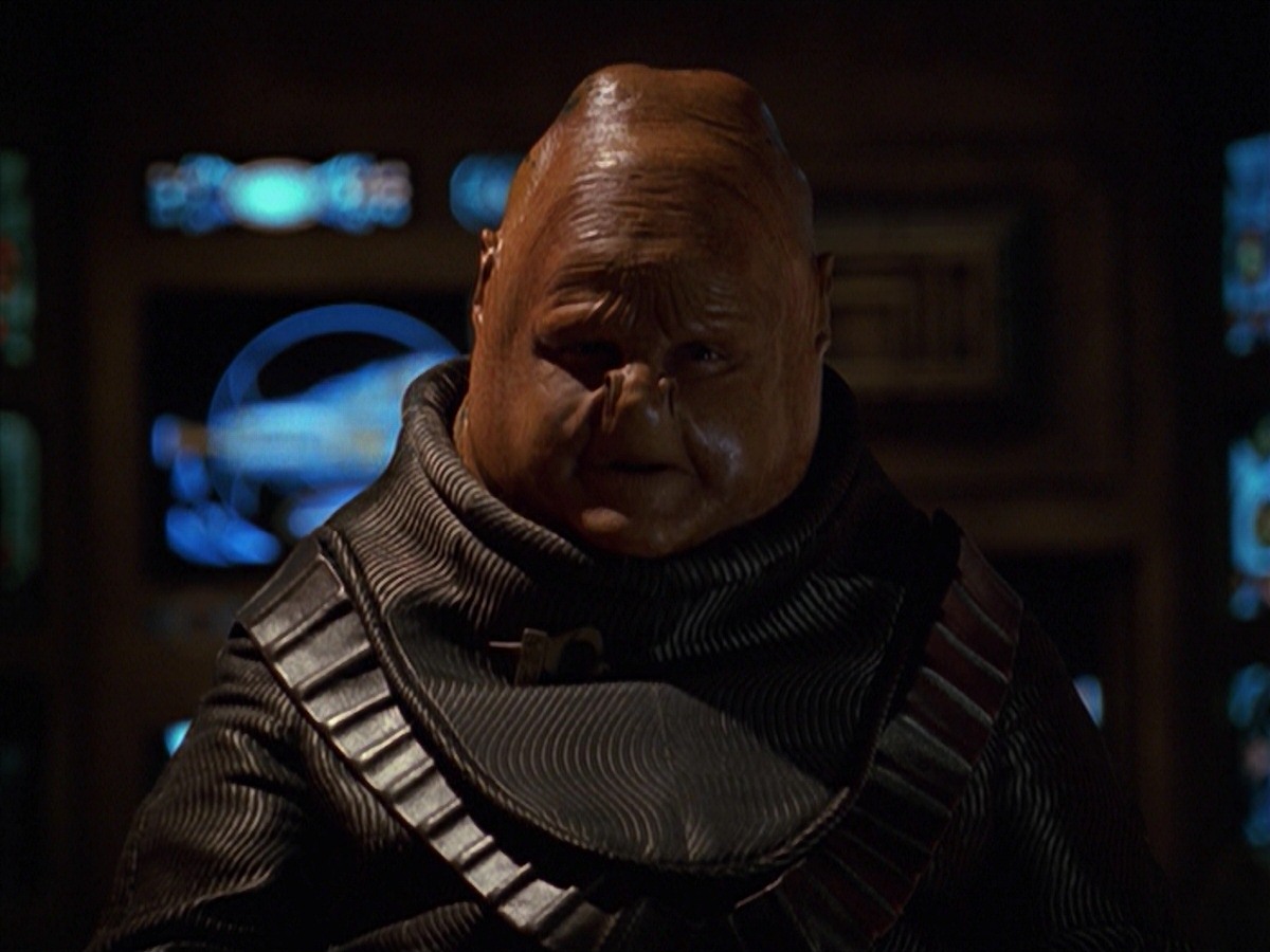 extant_StarTrek_VOY_7x24-RenaissanceMan_2694.jpg