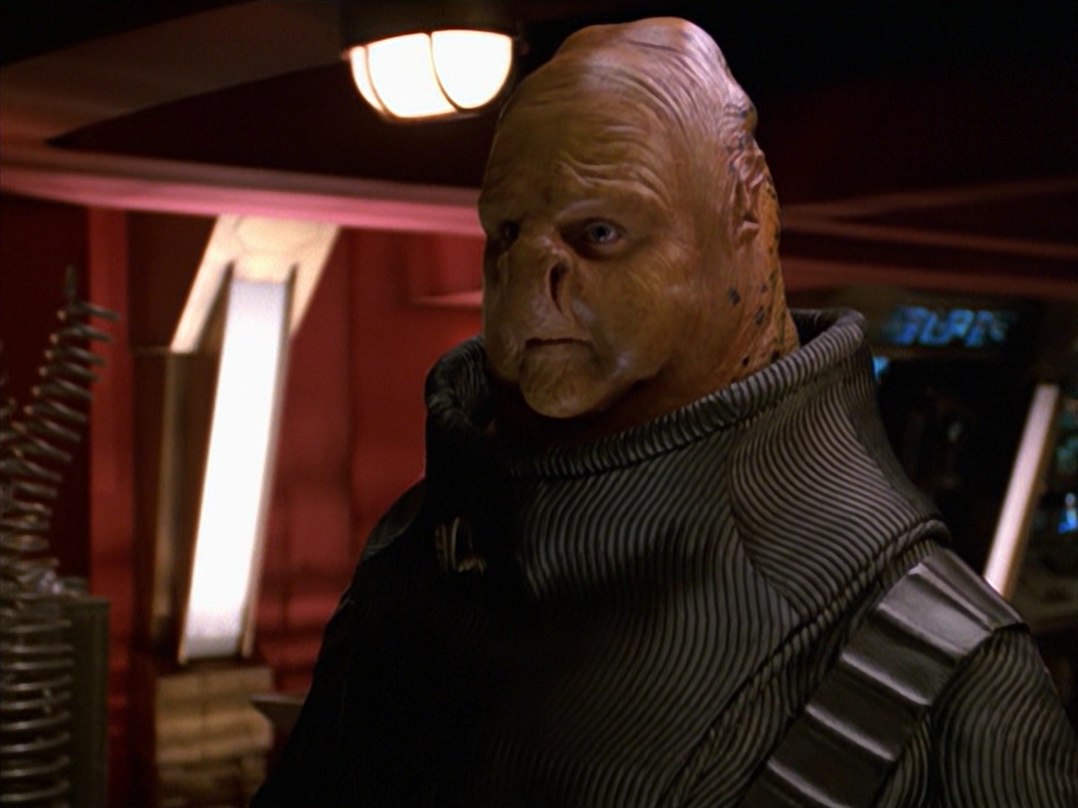 extant_StarTrek_VOY_7x24-RenaissanceMan_2706.jpg