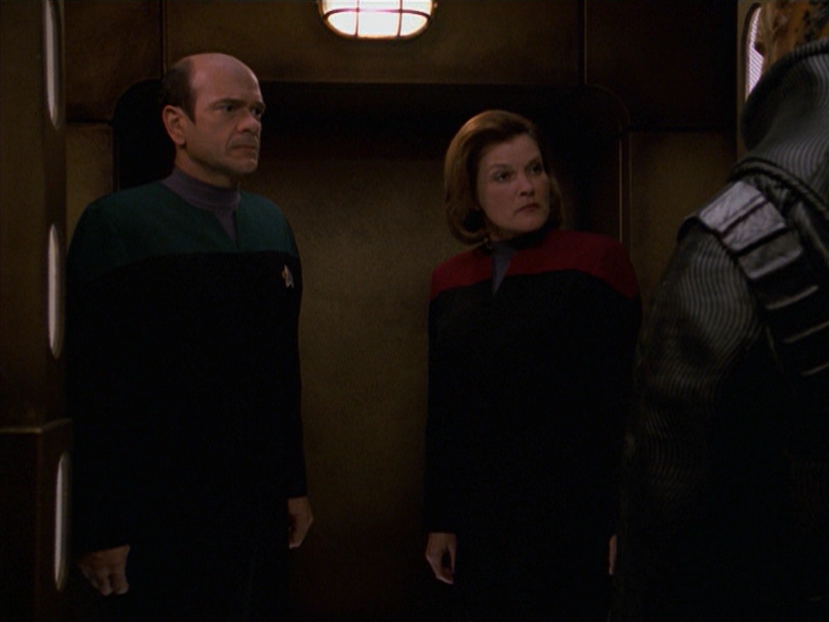 extant_StarTrek_VOY_7x24-RenaissanceMan_2709.jpg