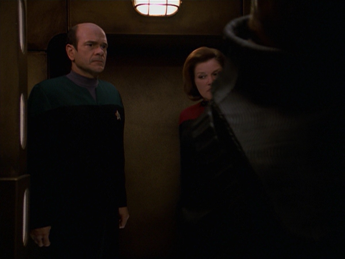 extant_StarTrek_VOY_7x24-RenaissanceMan_2713.jpg