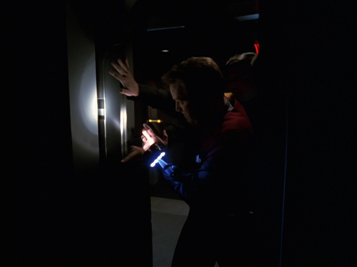 extant_StarTrek_VOY_7x24-RenaissanceMan_2759.jpg