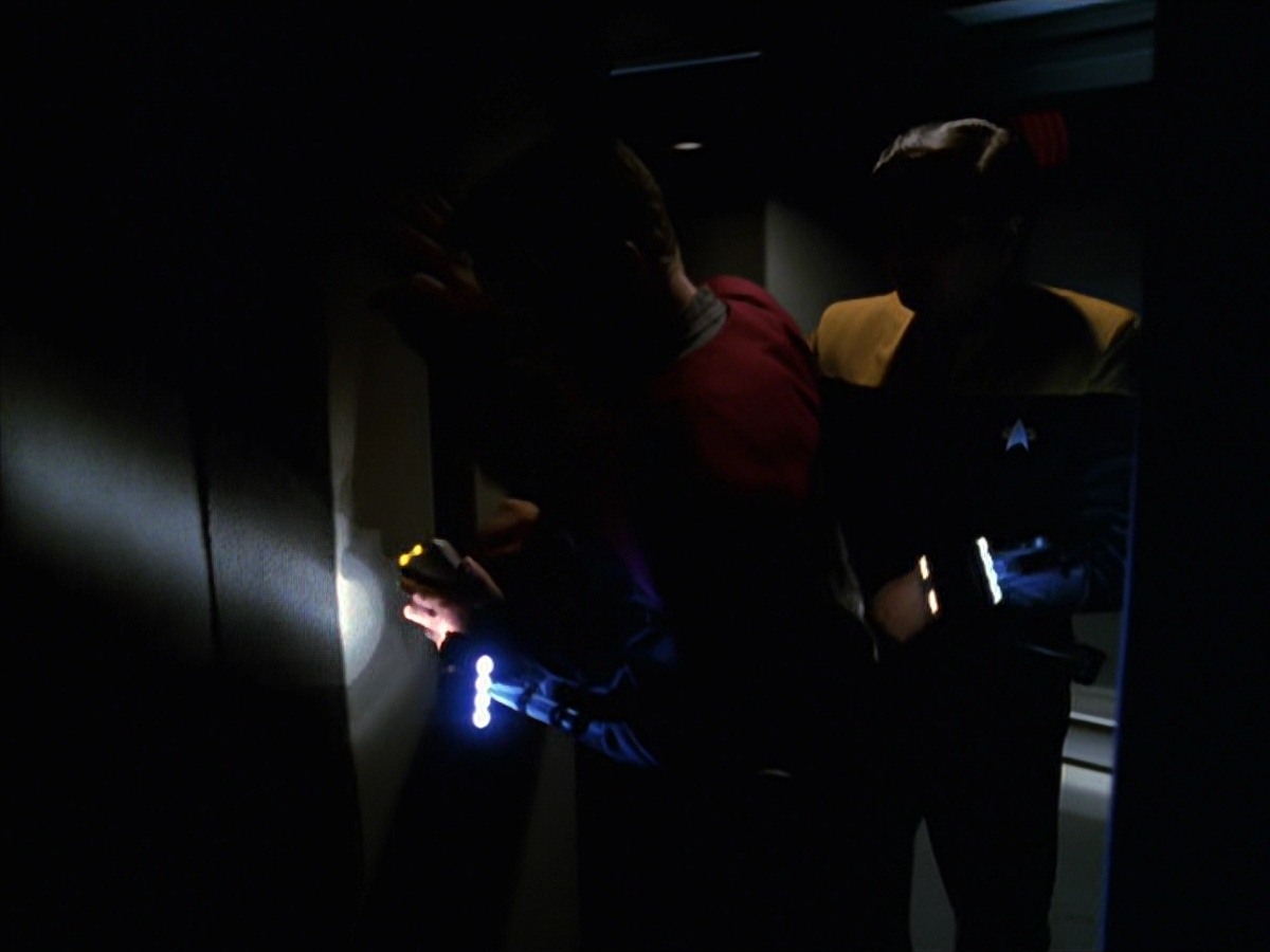 extant_StarTrek_VOY_7x24-RenaissanceMan_2760.jpg
