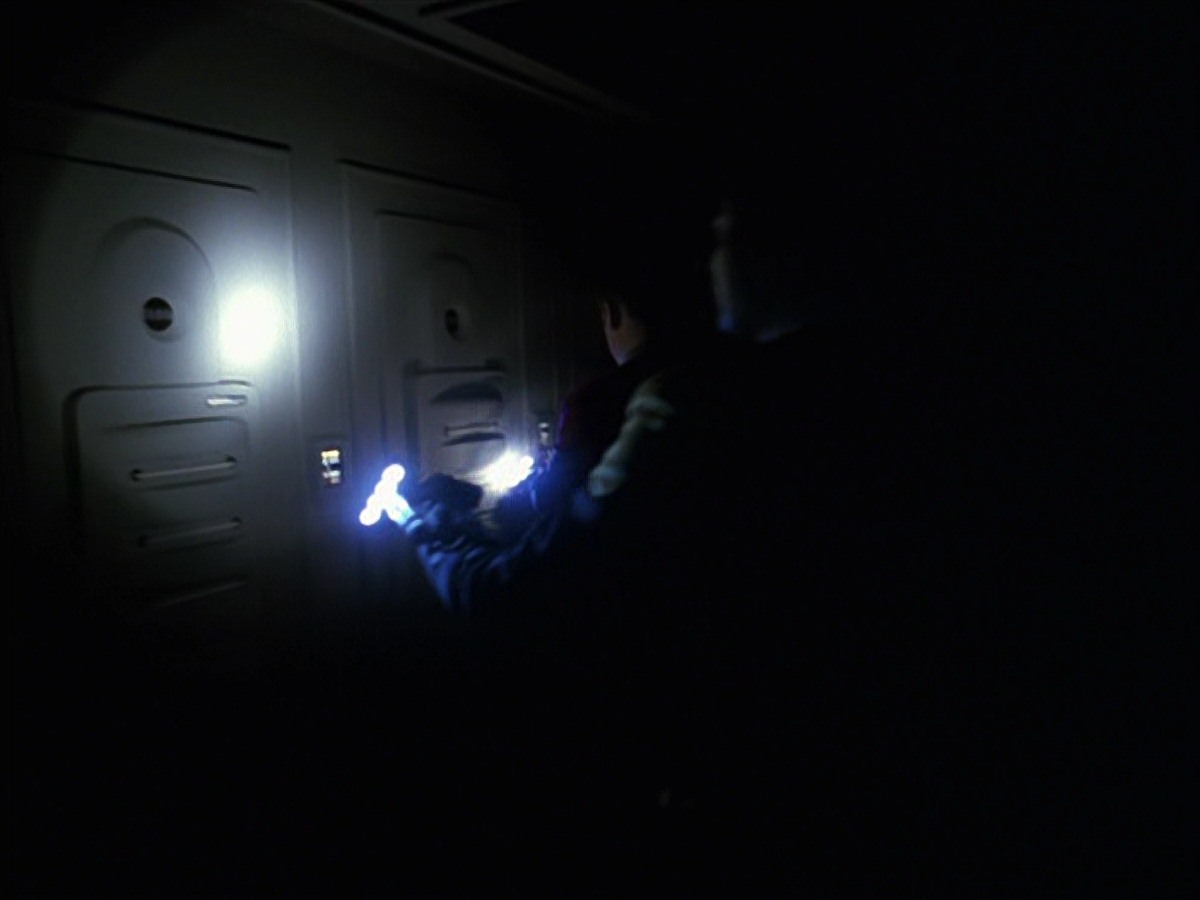 extant_StarTrek_VOY_7x24-RenaissanceMan_2772.jpg