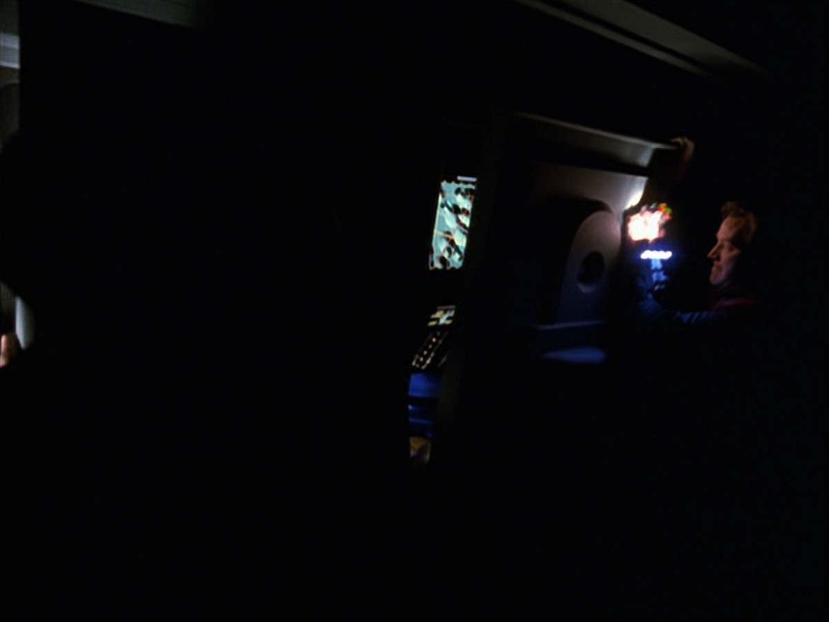 extant_StarTrek_VOY_7x24-RenaissanceMan_2779.jpg