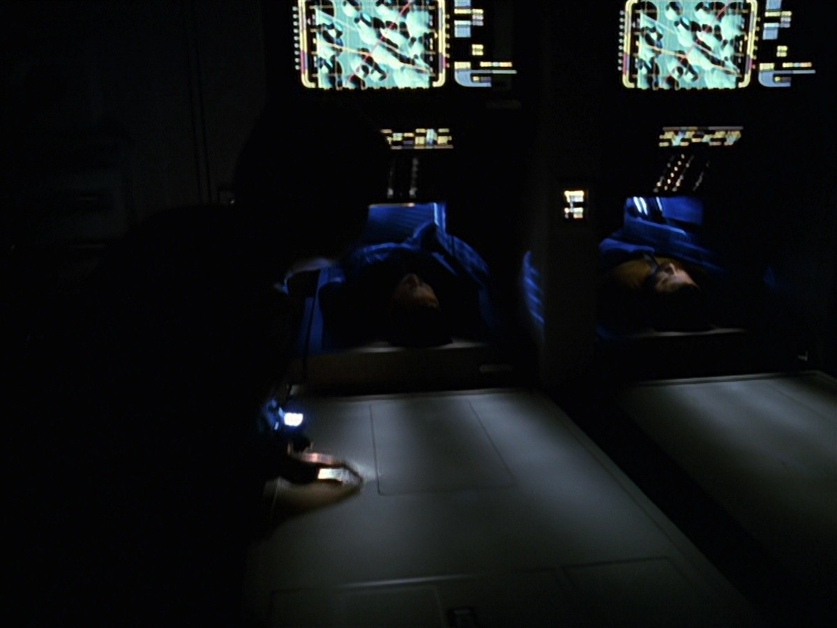 extant_StarTrek_VOY_7x24-RenaissanceMan_2783.jpg