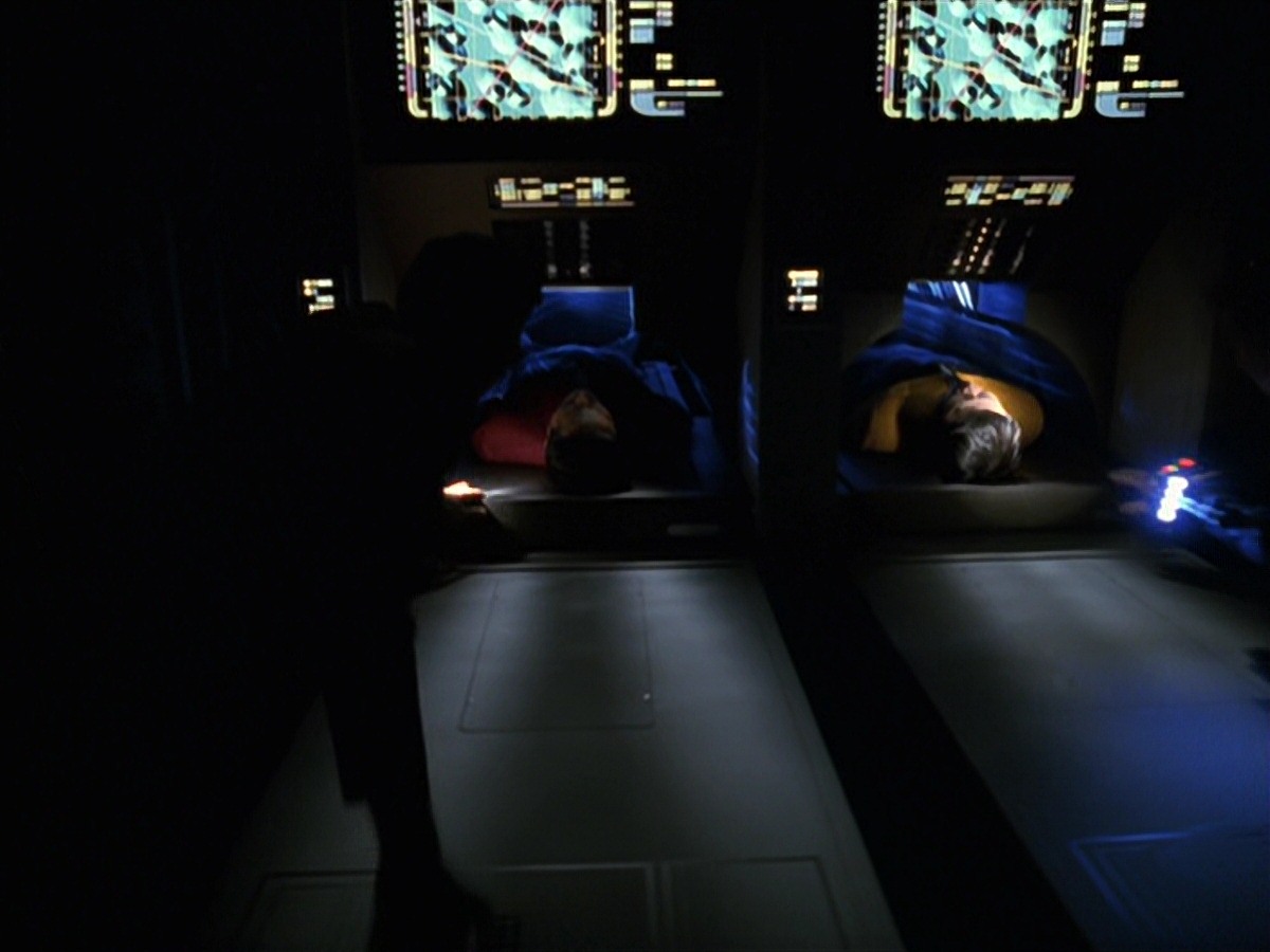 extant_StarTrek_VOY_7x24-RenaissanceMan_2784.jpg