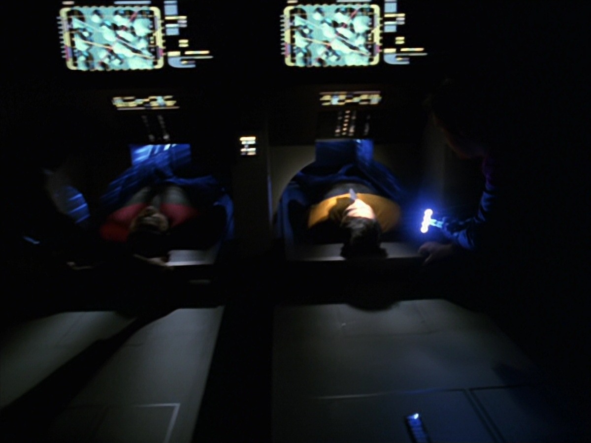 extant_StarTrek_VOY_7x24-RenaissanceMan_2786.jpg