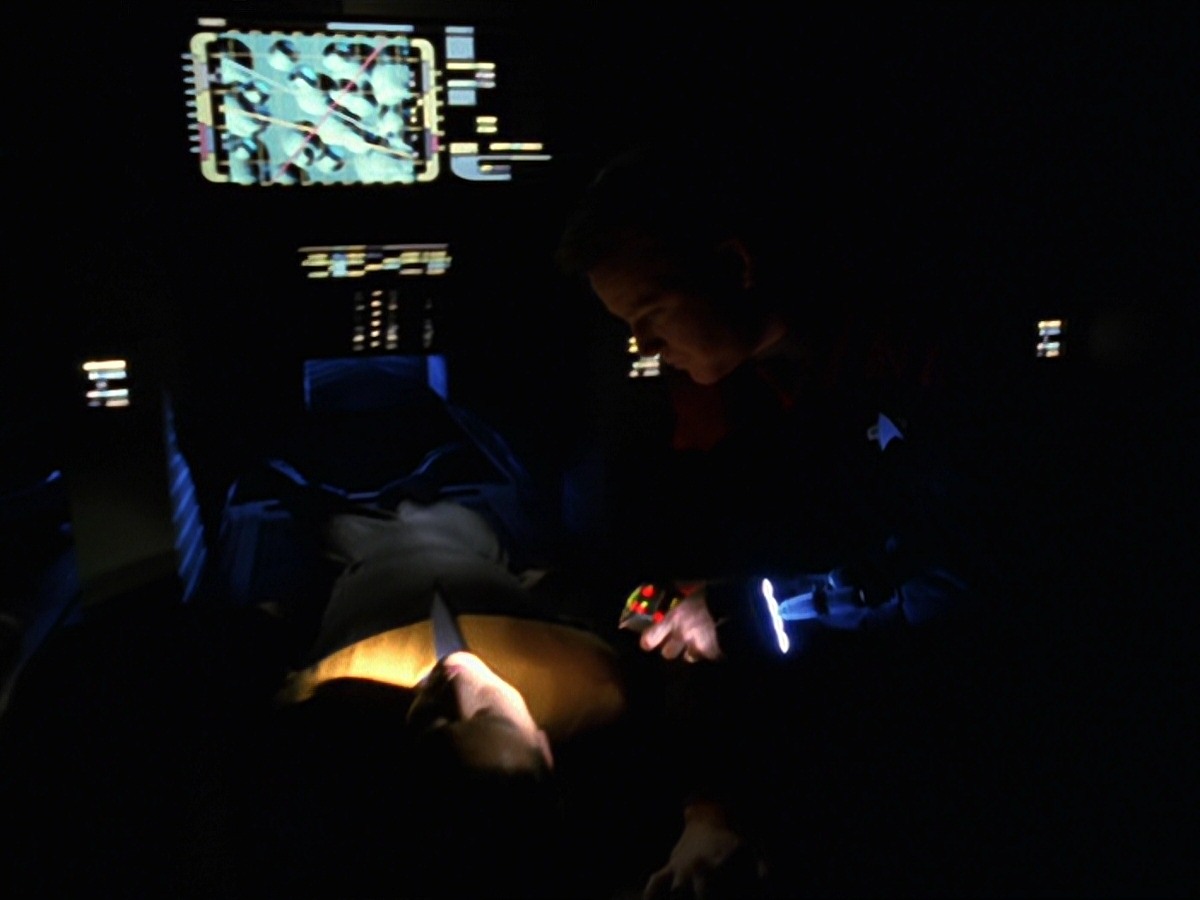 extant_StarTrek_VOY_7x24-RenaissanceMan_2788.jpg