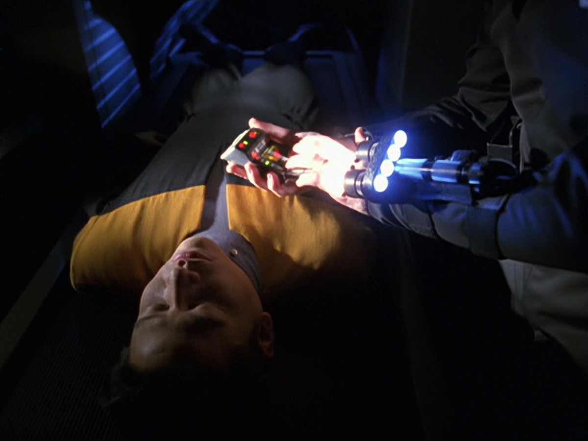 extant_StarTrek_VOY_7x24-RenaissanceMan_2792.jpg
